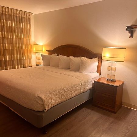 Hotel Ramada By Wyndham Anchorage Exterior foto