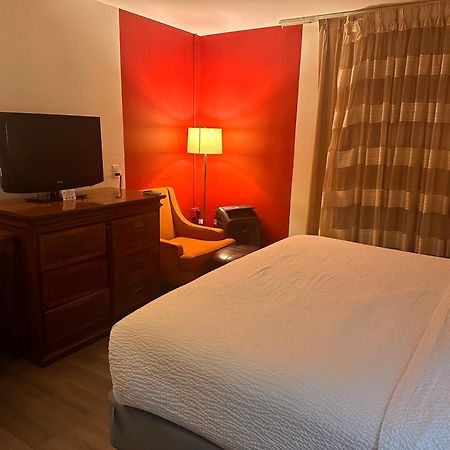 Hotel Ramada By Wyndham Anchorage Exterior foto