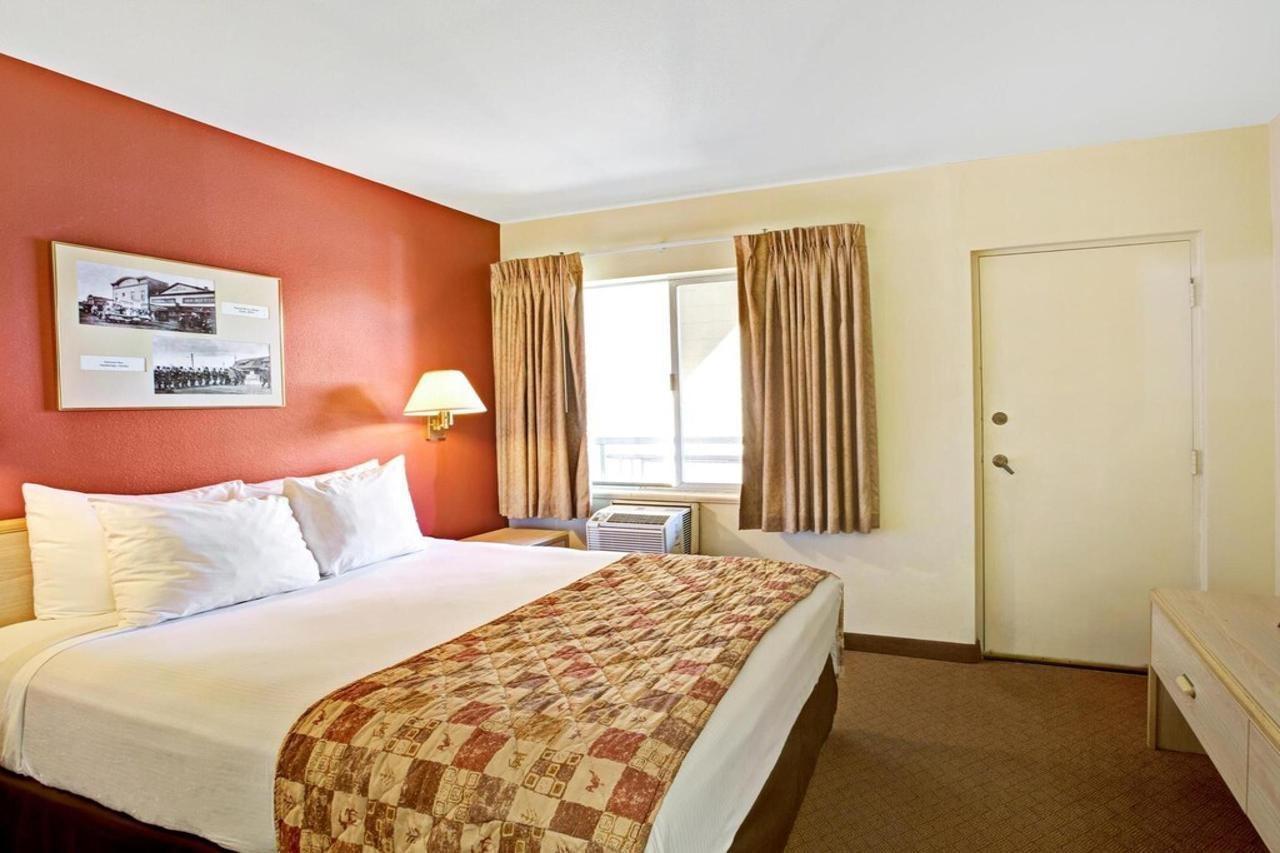 Hotel Ramada By Wyndham Anchorage Exterior foto